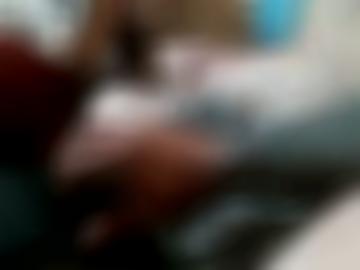 motto tun - versauten liegen, junger mutter