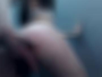 dazu bitte - zunge lecken, darauf haarfarbe